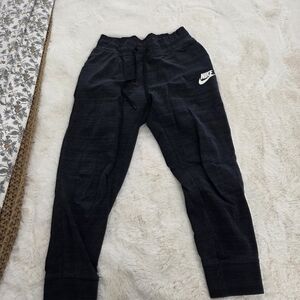 Nike Womens Capri Black/ Grey Jogger Pants